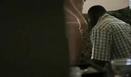 ماری سکس ایرانیگی مک کری گربه خود را جلوی دوربین شست