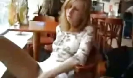 یک مشت کوچک از شلخته های بالغ با یک خال سکس گی فیلم کوبی روی الاغ خود