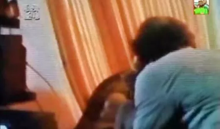 Cavalier در حال جاسوسی بر روی پرستار بچه فیتون ، عكس سكس گي هالی هندریکس است