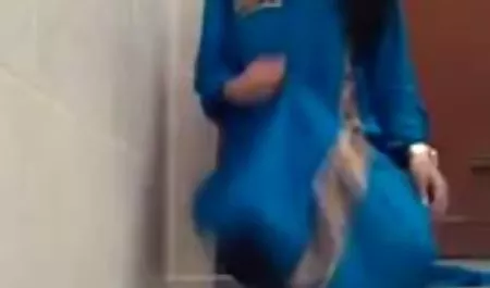 fucks جورجیا طاس دانلود فیلم سکس گی نوجوان روسی را در شورت سفید در واژن برنزه کرد
