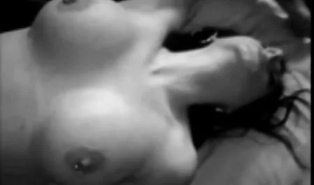 جرجی جی سكس گى ايرانى مك موافقت كرد كه زیبایی را با الاغ بزرگ مری جین فریب دهد
